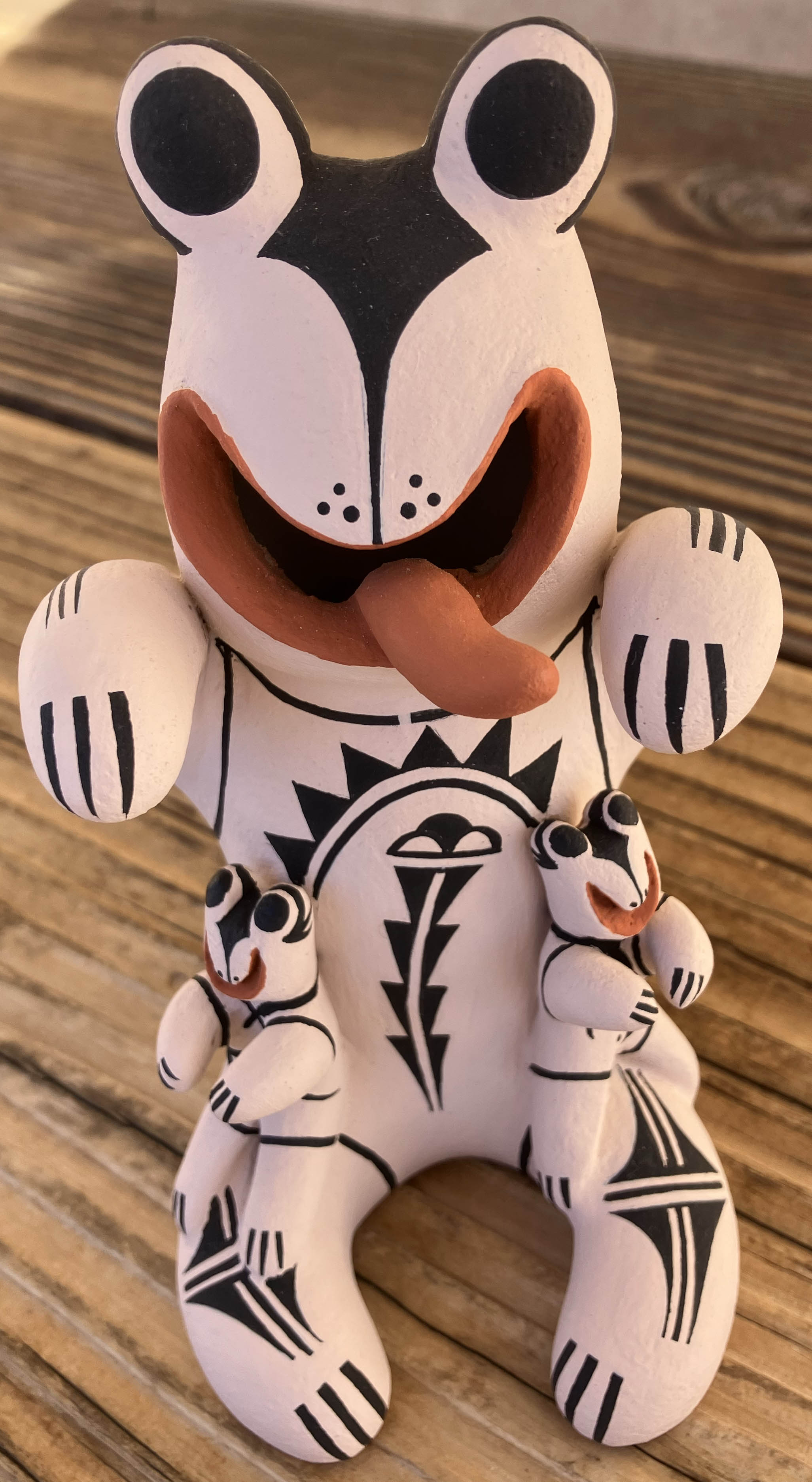 Dorothy Herrera | Cochiti Pueblo Frog Storyteller | Penfield Gallery of Indian Arts | Albuquerque, New Mexico